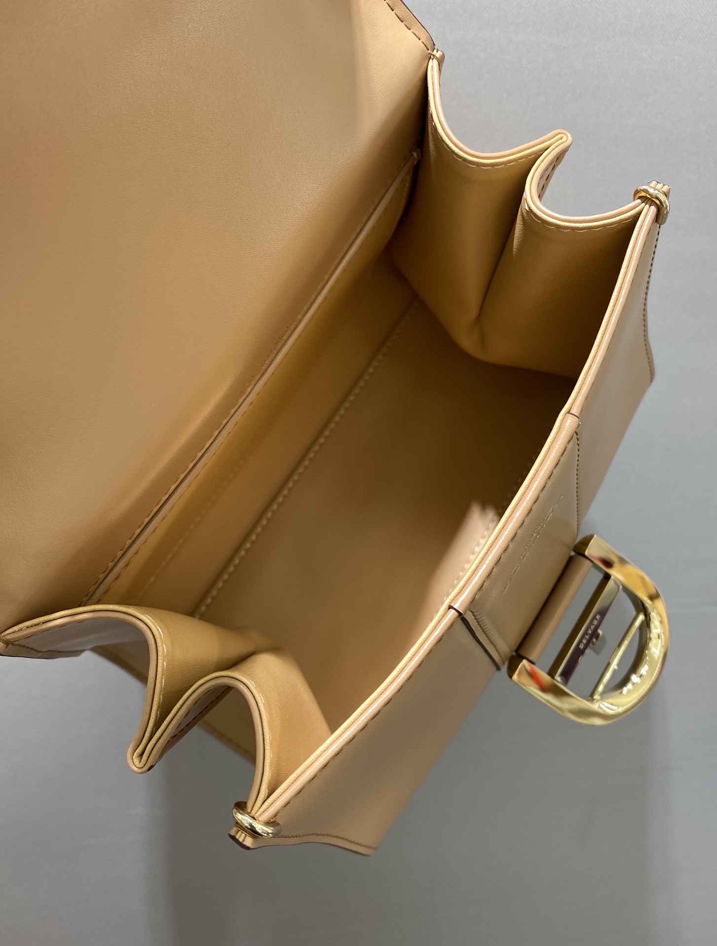 델보 브리앙 박스백 미니